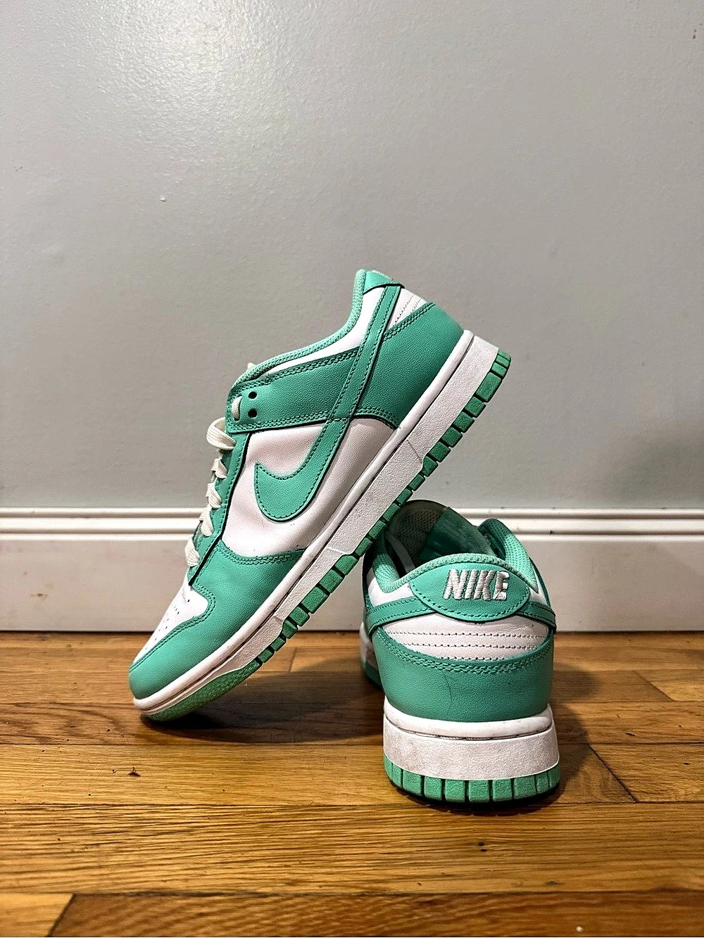 Nike Dunk Low Green Glow (Women's) Green Glow Sneakers Green & White US 8